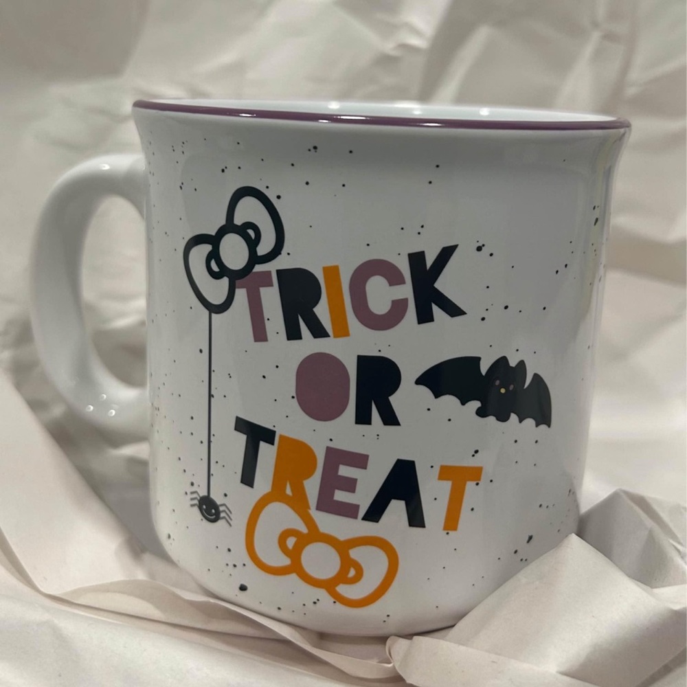 Hello Kitty Mug - Picture 2 of 5